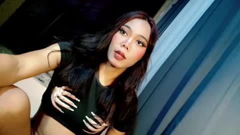 Snapshot of beatrice_luna chatting on May 2026 05:32:01 PM beatrice_luna online show from May 2026 05:32:01 PM