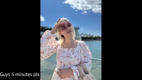 Mia online show from March 2026 05:37:02 PM