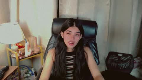 Snapshot of beautifultrixie chatting on June 2026 08:17:01 PM TRIXIE online show from June 2026 08:17:01 PM