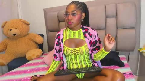 Snapshot of beauty_luci chatting on October 2025 09:56:01 PM beauty_luci online show from October 2025 09:56:01 PM