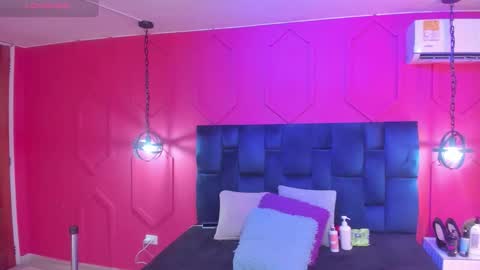 Chantall online show from December 2025 11:37:02 AM