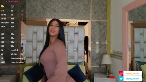 Snapshot of beauty_nina chatting on May 2026 01:30:01 PM beauty_nina online show from May 2026 01:30:01 PM