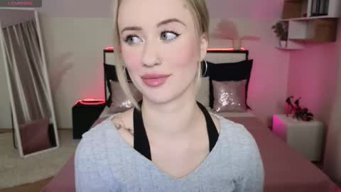 beauty Sasha online show from November 2025 02:43:02 PM