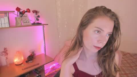 Snapshot of beautyeliise chatting on September 2025 09:01:02 AM Eliise online show from September 2025 09:01:02 AM