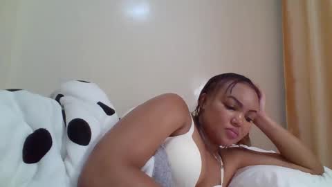 Snapshot of beautystar12 chatting on May 2026 09:33:02 PM beautystar12 online show from May 2026 09:33:02 PM