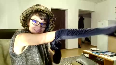 Raluca online show from December 2024 05:36:02 PM