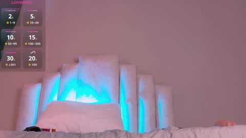 Beecckkkaaa online show from April 2026 12:55:02 PM