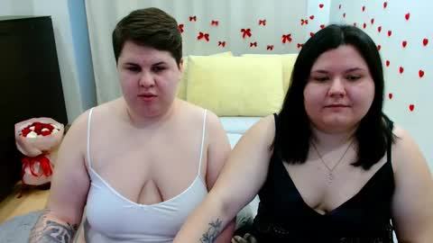 BeckyAndEllen online show from November 2025 01:06:02 PM