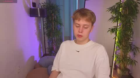 Kenny online show from September 2025 01:13:02 PM