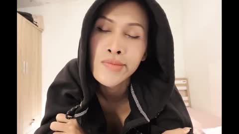 bee_thai online show from December 2024 07:32:01 PM