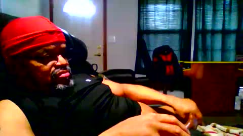 Snapshot of beef69dog chatting on June 2026 02:44:02 PM BEEF69DOG online show from June 2026 02:44:02 PM