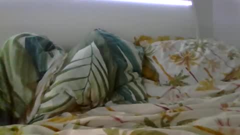 Snapshot of beeinmedeep chatting on March 2025 09:53:01 PM beeinmedeep online show from March 2025 09:53:01 PM