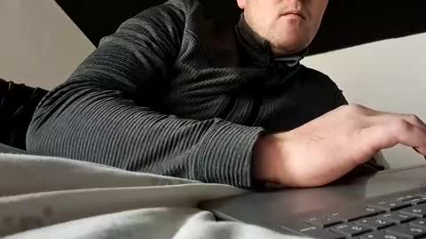 beenee3 online show from December 2024 08:43:02 AM