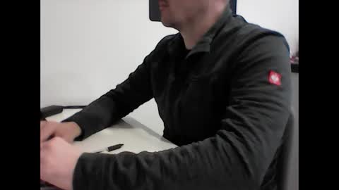 beenee3 online show from February 2026 06:59:02 AM