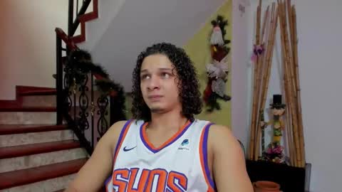 independent model online show from December 2025 05:43:02 PM