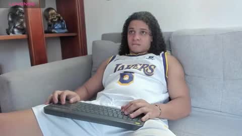 independent model online show from March 2026 06:23:01 PM