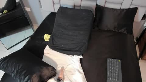 Bella online show from December 2025 03:56:02 AM