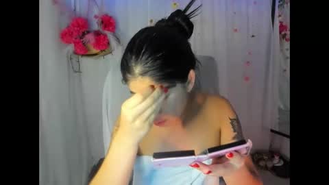 modelo independiente online show from April 2026 09:40:02 PM