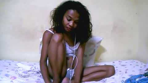 bella193999 online show from December 2024 01:34:02 PM