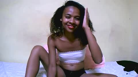 bella193999 online show from December 2024 12:38:01 PM