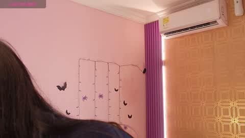 bella19   online show from October 2025 09:04:02 PM