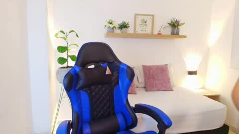 Snapshot of bella_99x chatting on May 2026 11:04:01 AM Bel 3 online show from May 2026 11:04:01 AM