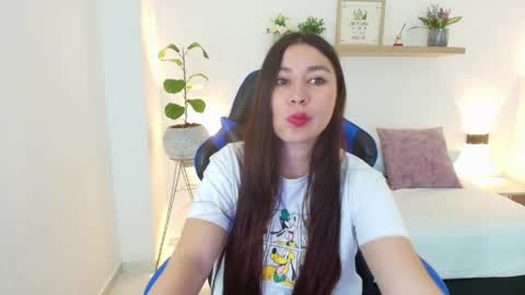 Snapshot of bella_99x chatting on May 2026 11:04:01 AM Bel 3 online show from May 2026 11:04:01 AM