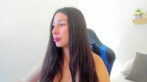 Snapshot of bella_99x chatting on May 2026 11:28:02 AM Bel 3 online show from May 2026 11:28:02 AM