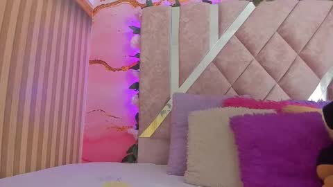 Melanie  online show from February 2026 10:41:02 AM