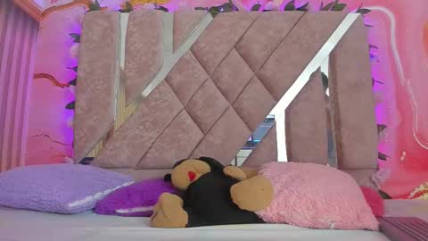 Melanie  online show from February 2026 10:34:02 AM