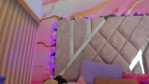 Melanie  online show from February 2026 10:25:01 AM