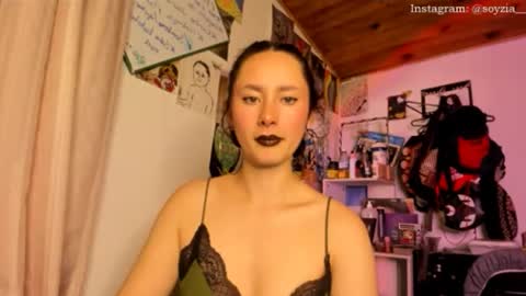 Snapshot of bella__w chatting on March 2026 02:44:02 AM Zia online show from March 2026 02:44:02 AM