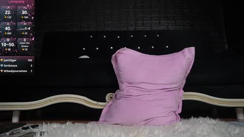 Emma  Bella online show from January 2025 11:43:01 PM