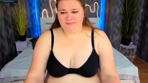 Snapshot of bella_blvack chatting on May 2026 06:19:02 AM bella_blvack online show from May 2026 06:19:02 AM