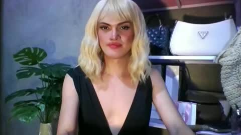 Bella Barbie online show from June 2026 08:20:02 PM
