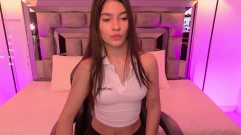 Bella  online show from January 2026 01:13:02 PM