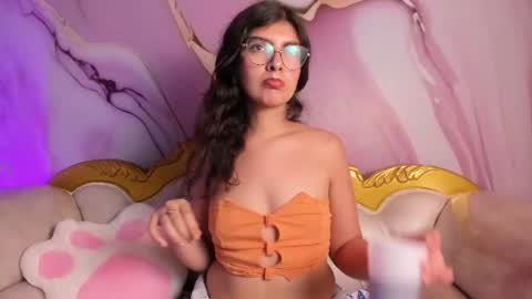 B  E  L  L  A  online show from July 2026 07:02:02 PM
