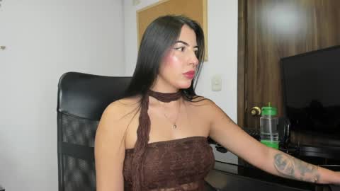 Snapshot of bella_es chatting on April 2026 04:19:01 AM Onlyfans isa bella 23 online show from April 2026 04:19:01 AM
