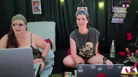 Bella James online show from November 2025 05:15:02 PM