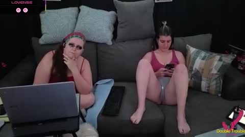 Bella James online show from December 2025 05:08:02 PM