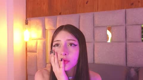 Bella online show from November 2025 03:31:01 AM