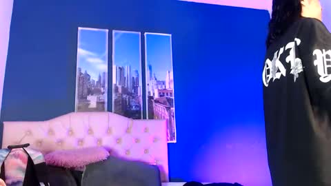 Snapshot of bella_lr chatting on June 2026 01:39:01 AM Valentina online show from June 2026 01:39:01 AM