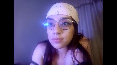 Snapshot of bella_mc chatting on November 2025 09:15:01 PM bella_mc online show from November 2025 09:15:01 PM