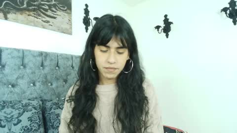 Snapshot of bella_poisonous chatting on May 2026 01:12:02 AM Bella online show from May 2026 01:12:02 AM