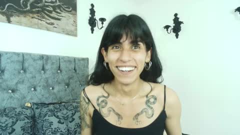 Snapshot of bella_poisonous chatting on May 2026 02:41:02 AM Bella online show from May 2026 02:41:02 AM