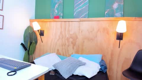 Bella Riviera online show from November 2025 07:05:02 PM