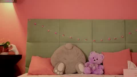 Snapshot of bella_stewarttt chatting on June 2026 01:10:02 AM Bella NEW ROOM online show from June 2026 01:10:02 AM