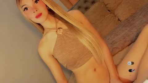 Snapshot of bella_tara chatting on September 2025 03:22:01 AM Bella online show from September 2025 03:22:01 AM