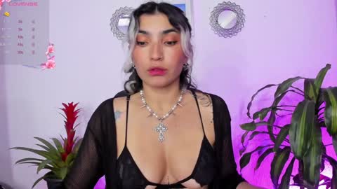 Snapshot of bella_thorne3 chatting on February 2025 02:15:01 AM Bella online show from February 2025 02:15:01 AM