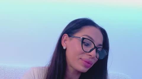 Bella online show from October 2025 07:58:02 PM